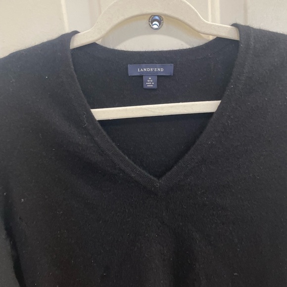 Lands End black cashmere v neck sweater medium 10-13 - Picture 6 of 6